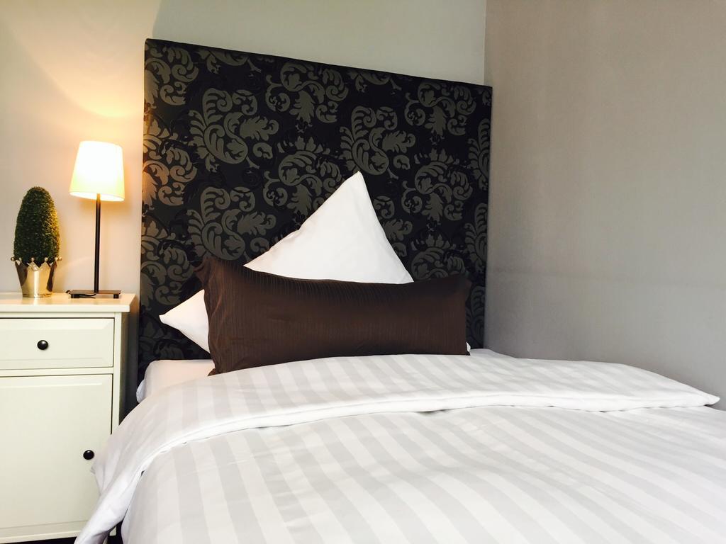 Hotel Heddernheimer Hof Франкфурт-на-Майне Экстерьер фото